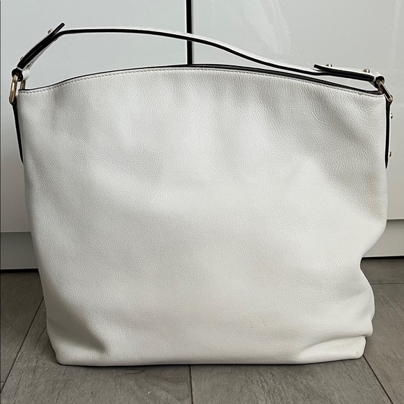 MICHAEL MICHAEL KORS
Evie White Large Pebbled Leather Shoulder Hobo Bag Gold - Picture 5 of 16